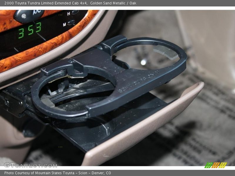 Golden Sand Metallic / Oak 2000 Toyota Tundra Limited Extended Cab 4x4