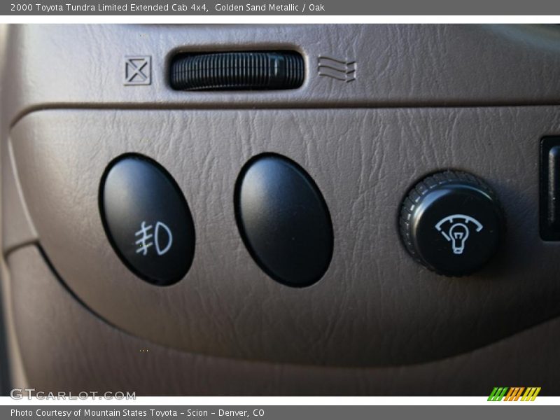 Golden Sand Metallic / Oak 2000 Toyota Tundra Limited Extended Cab 4x4