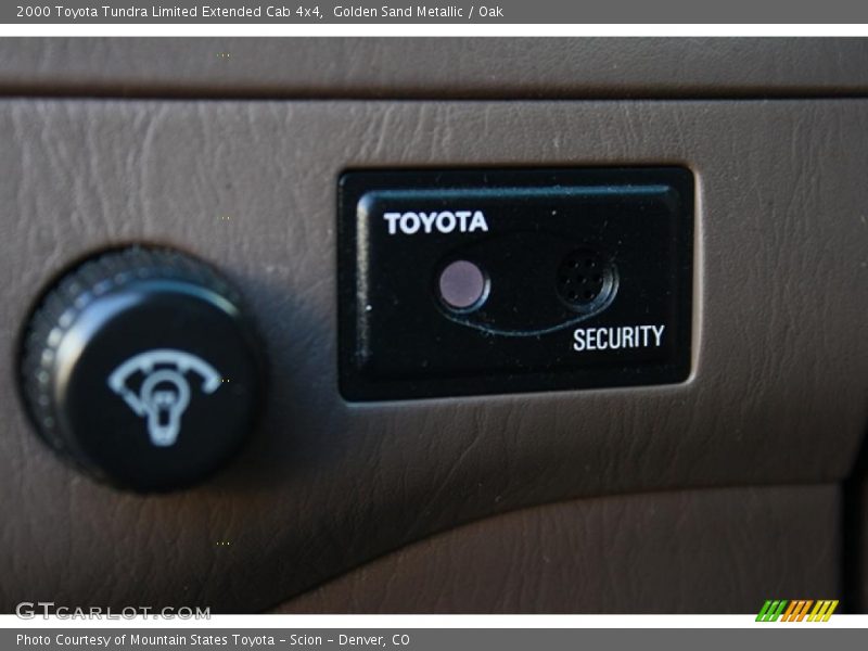 Golden Sand Metallic / Oak 2000 Toyota Tundra Limited Extended Cab 4x4