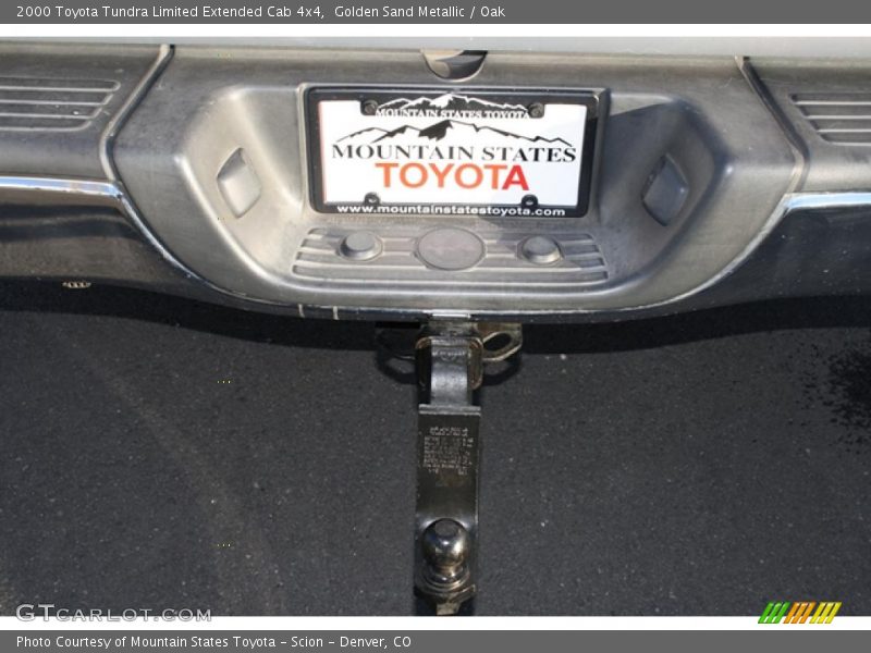 Golden Sand Metallic / Oak 2000 Toyota Tundra Limited Extended Cab 4x4