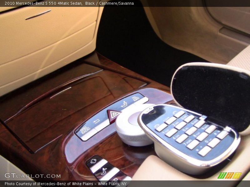 Controls of 2010 S 550 4Matic Sedan
