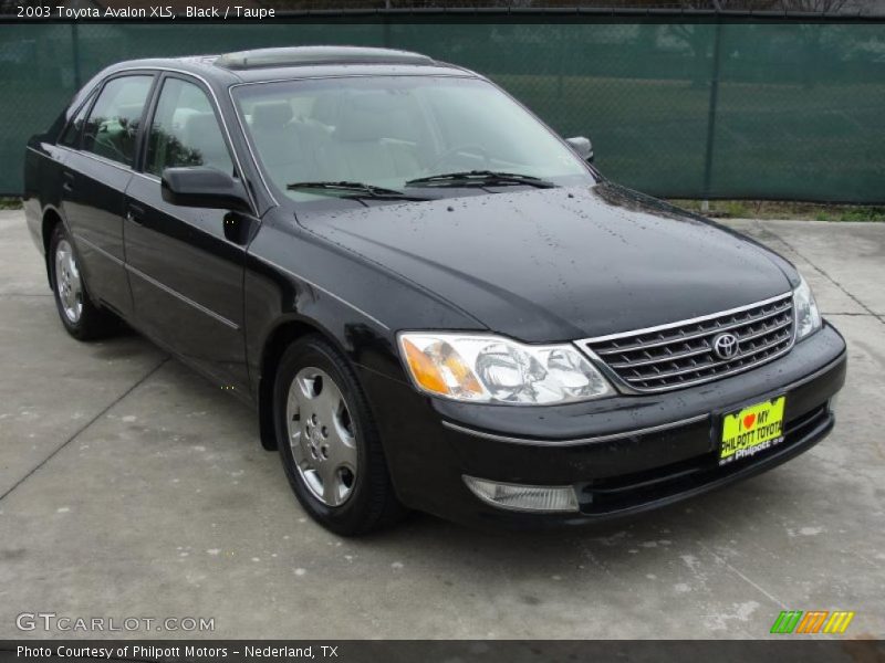 Black / Taupe 2003 Toyota Avalon XLS