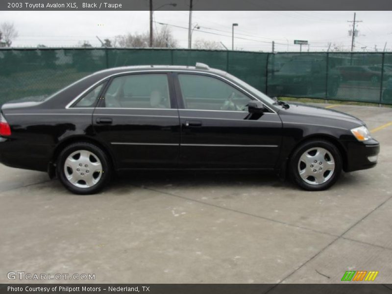 Black / Taupe 2003 Toyota Avalon XLS