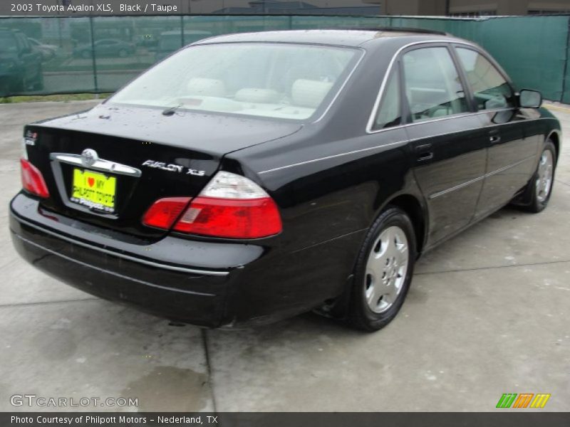 Black / Taupe 2003 Toyota Avalon XLS