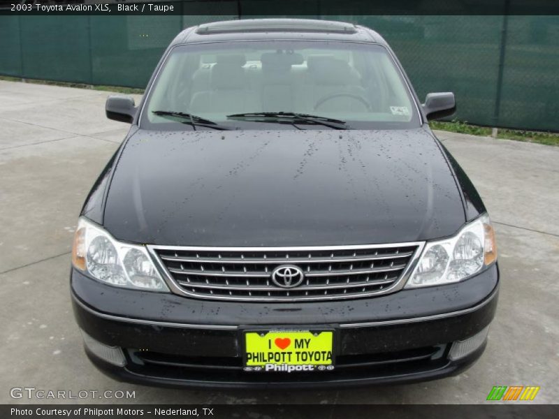 Black / Taupe 2003 Toyota Avalon XLS