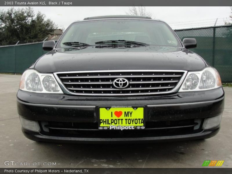 Black / Taupe 2003 Toyota Avalon XLS