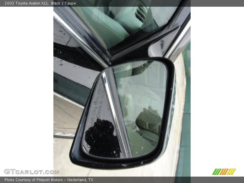 Black / Taupe 2003 Toyota Avalon XLS