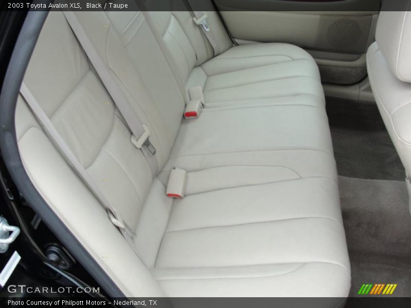 Black / Taupe 2003 Toyota Avalon XLS