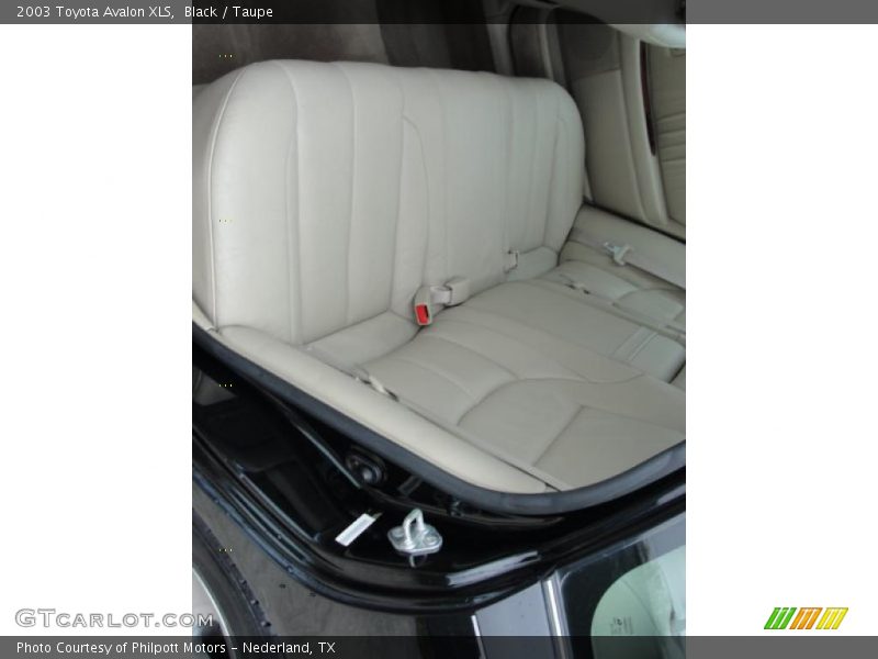 Black / Taupe 2003 Toyota Avalon XLS