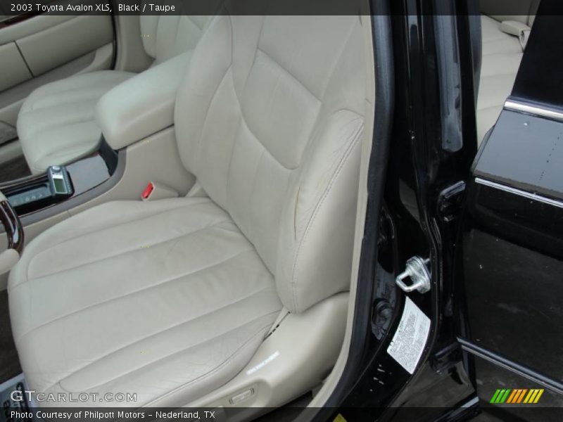 Black / Taupe 2003 Toyota Avalon XLS