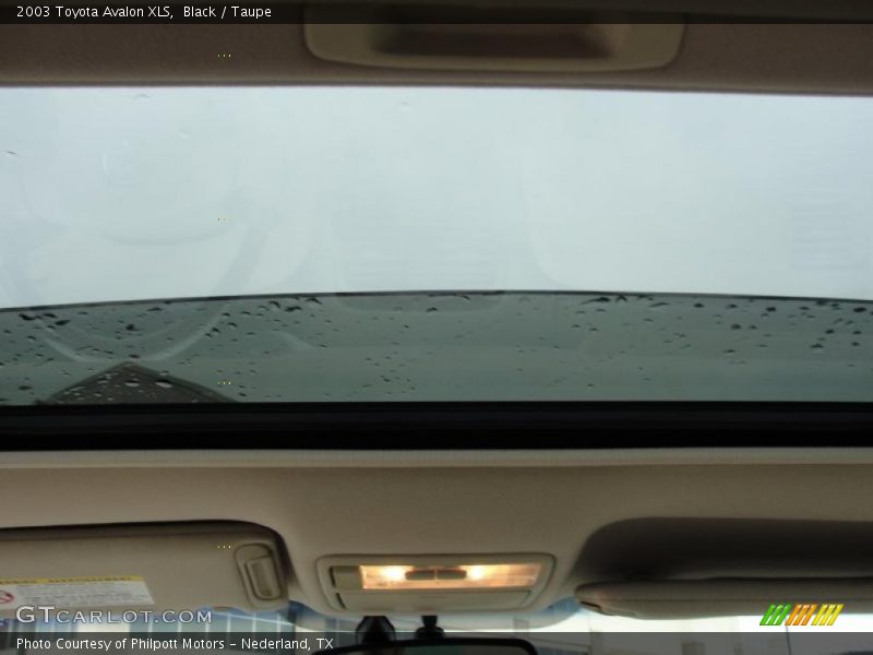 Black / Taupe 2003 Toyota Avalon XLS