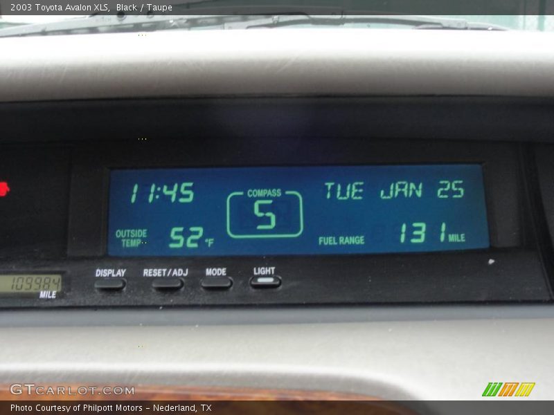 Black / Taupe 2003 Toyota Avalon XLS
