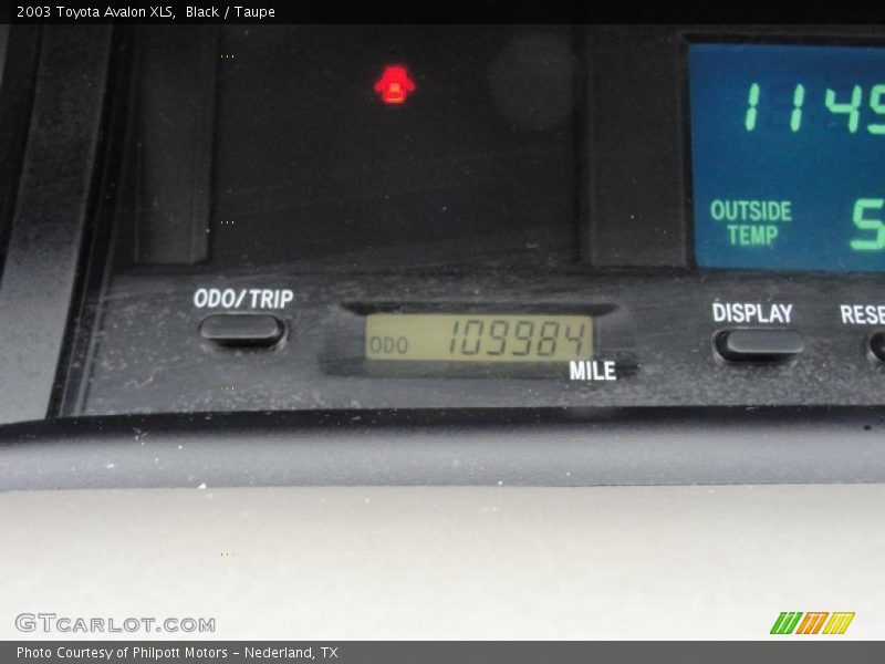 Black / Taupe 2003 Toyota Avalon XLS