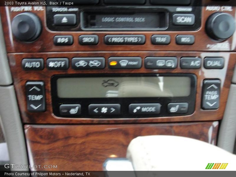 Black / Taupe 2003 Toyota Avalon XLS