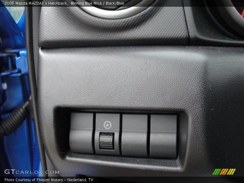 Winning Blue Mica / Black/Blue 2005 Mazda MAZDA3 s Hatchback