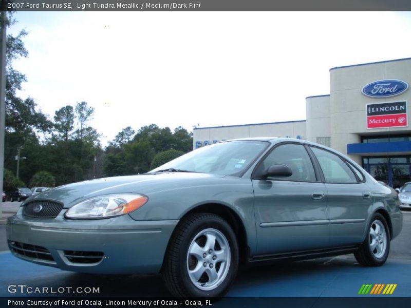 Light Tundra Metallic / Medium/Dark Flint 2007 Ford Taurus SE