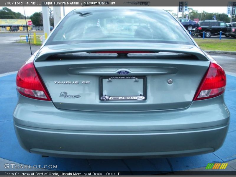 Light Tundra Metallic / Medium/Dark Flint 2007 Ford Taurus SE