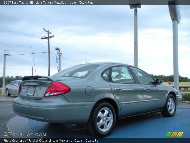 Light Tundra Metallic / Medium/Dark Flint 2007 Ford Taurus SE