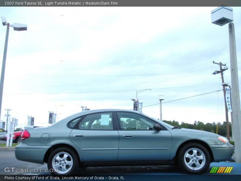 Light Tundra Metallic / Medium/Dark Flint 2007 Ford Taurus SE