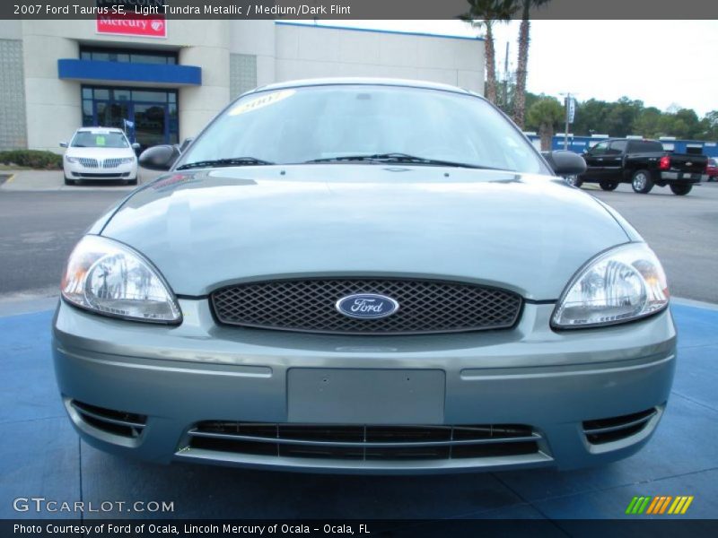 Light Tundra Metallic / Medium/Dark Flint 2007 Ford Taurus SE