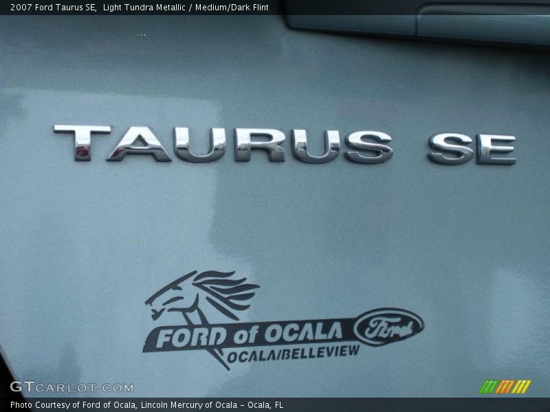 Light Tundra Metallic / Medium/Dark Flint 2007 Ford Taurus SE