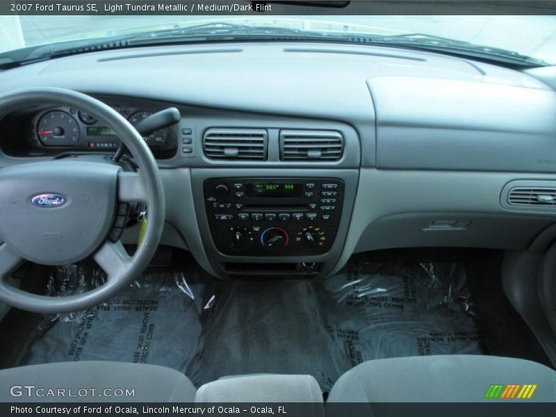 Light Tundra Metallic / Medium/Dark Flint 2007 Ford Taurus SE