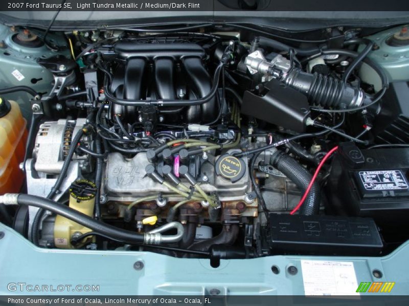 Light Tundra Metallic / Medium/Dark Flint 2007 Ford Taurus SE