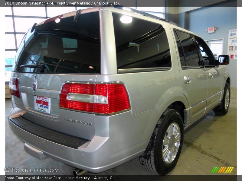 Ingot Silver Metallic / Charcoal Black 2010 Lincoln Navigator 4x4