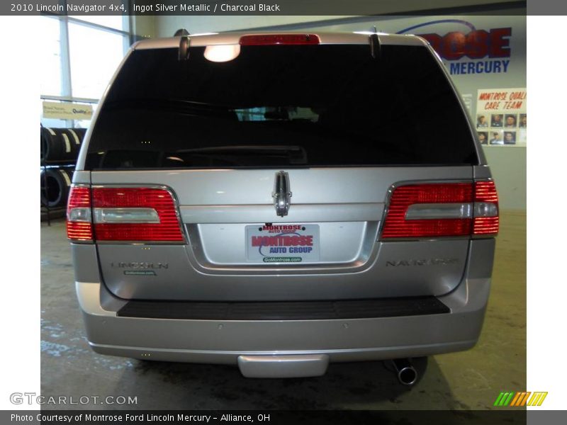 Ingot Silver Metallic / Charcoal Black 2010 Lincoln Navigator 4x4