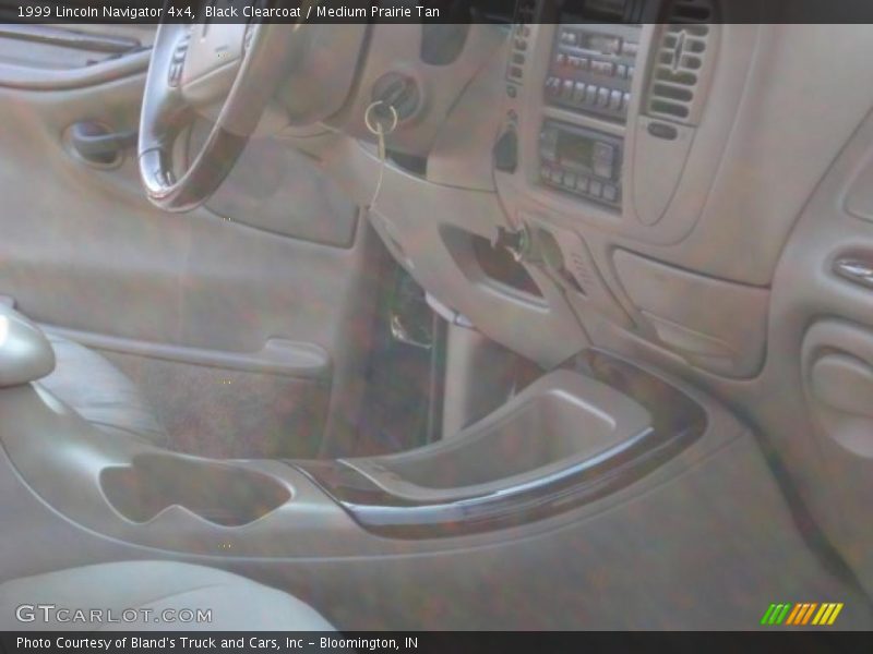 Black Clearcoat / Medium Prairie Tan 1999 Lincoln Navigator 4x4