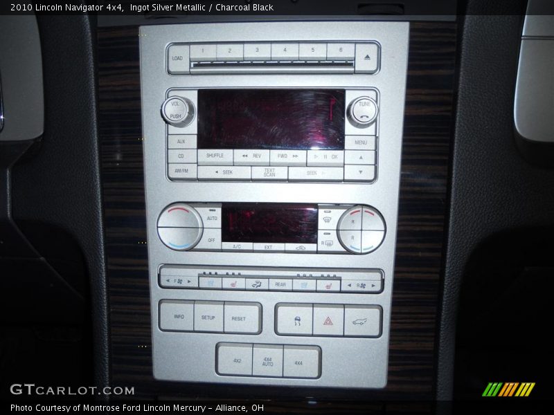 Ingot Silver Metallic / Charcoal Black 2010 Lincoln Navigator 4x4