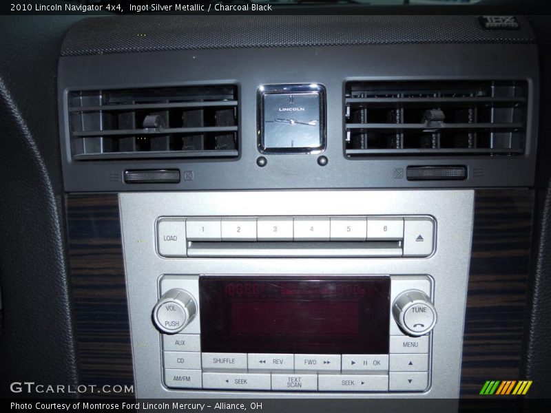 Ingot Silver Metallic / Charcoal Black 2010 Lincoln Navigator 4x4