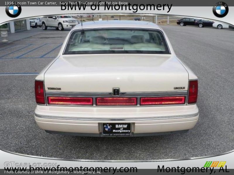 Ivory Pearl Tri-Coat / Light Pebble Beige 1996 Lincoln Town Car Cartier