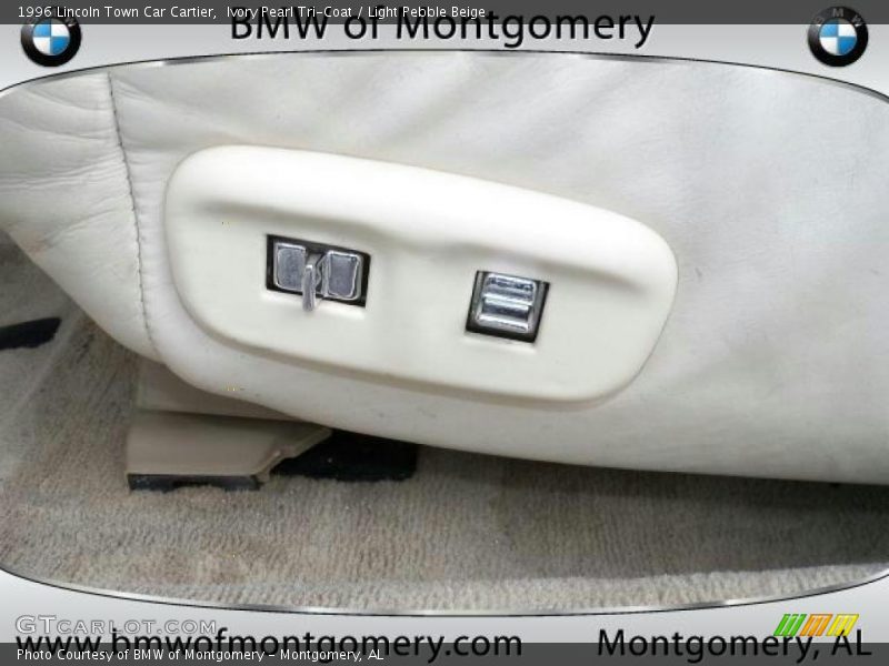 Ivory Pearl Tri-Coat / Light Pebble Beige 1996 Lincoln Town Car Cartier