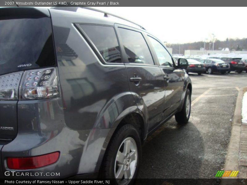Graphite Gray Pearl / Black 2007 Mitsubishi Outlander LS 4WD