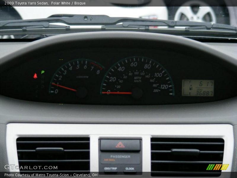 Polar White / Bisque 2009 Toyota Yaris Sedan