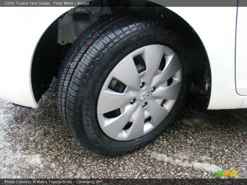 Polar White / Bisque 2009 Toyota Yaris Sedan