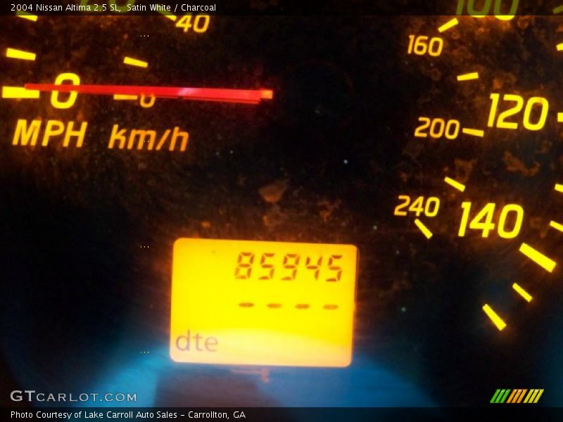 Satin White / Charcoal 2004 Nissan Altima 2.5 SL