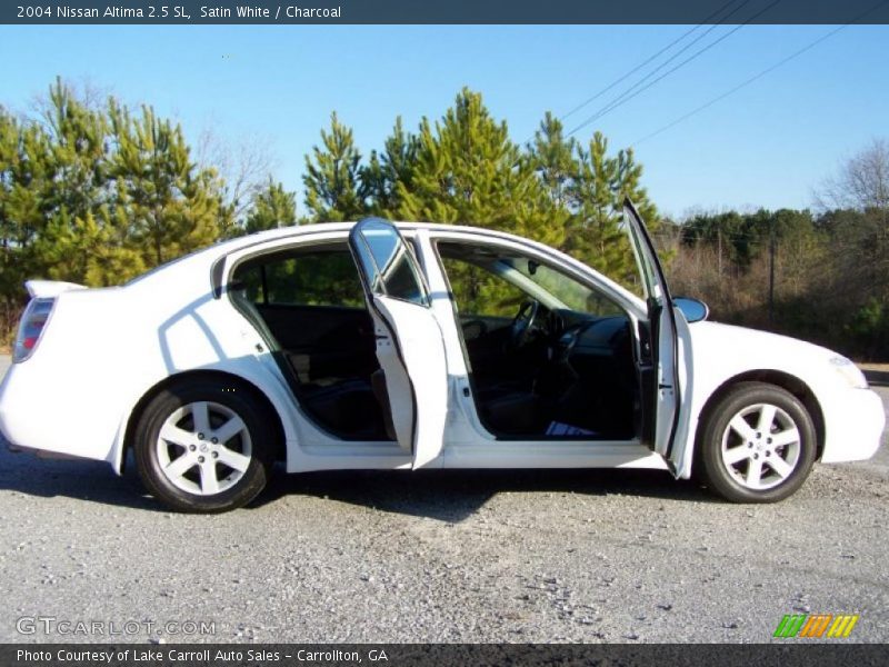 Satin White / Charcoal 2004 Nissan Altima 2.5 SL