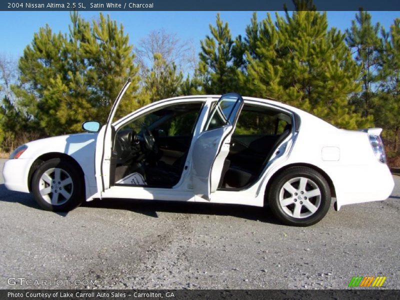 Satin White / Charcoal 2004 Nissan Altima 2.5 SL
