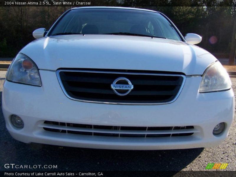 Satin White / Charcoal 2004 Nissan Altima 2.5 SL