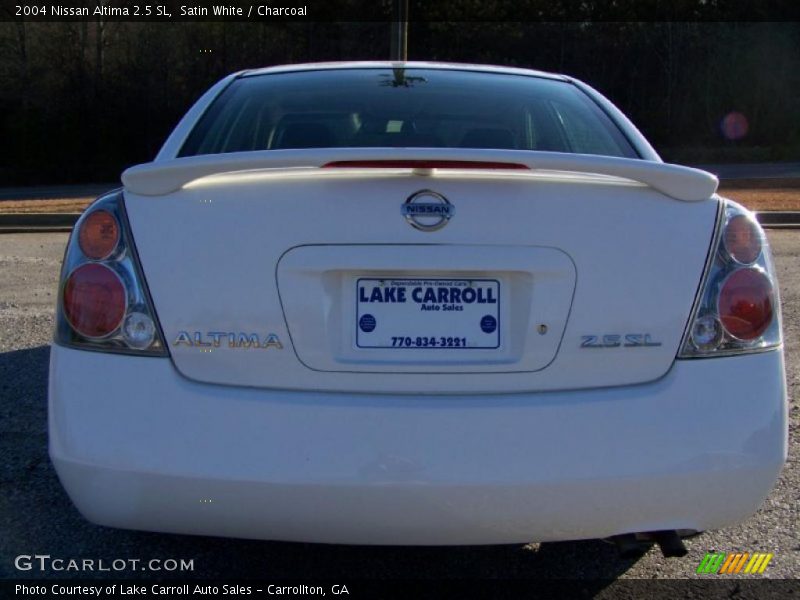 Satin White / Charcoal 2004 Nissan Altima 2.5 SL