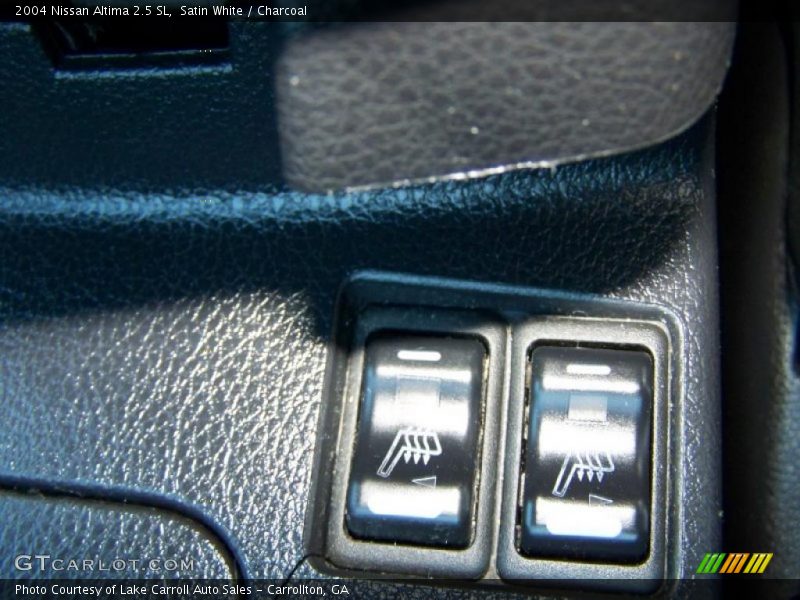 Satin White / Charcoal 2004 Nissan Altima 2.5 SL