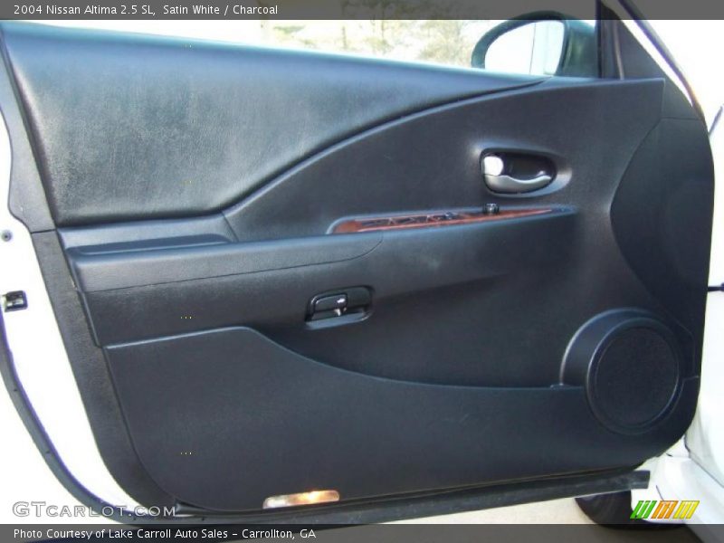 Satin White / Charcoal 2004 Nissan Altima 2.5 SL