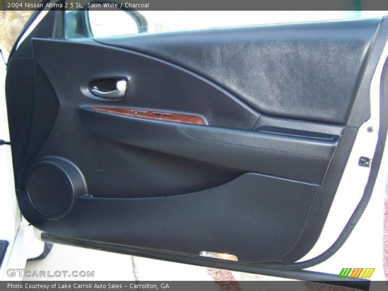 Satin White / Charcoal 2004 Nissan Altima 2.5 SL