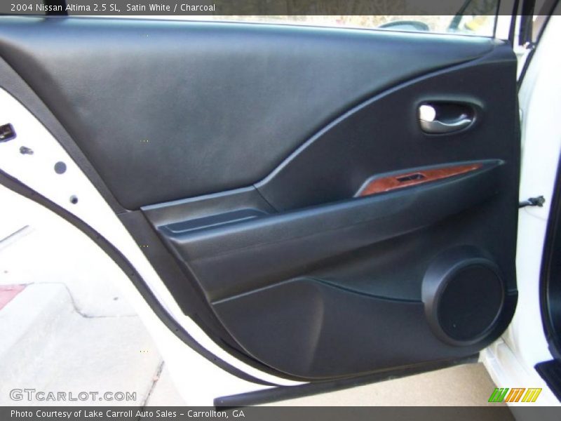 Satin White / Charcoal 2004 Nissan Altima 2.5 SL