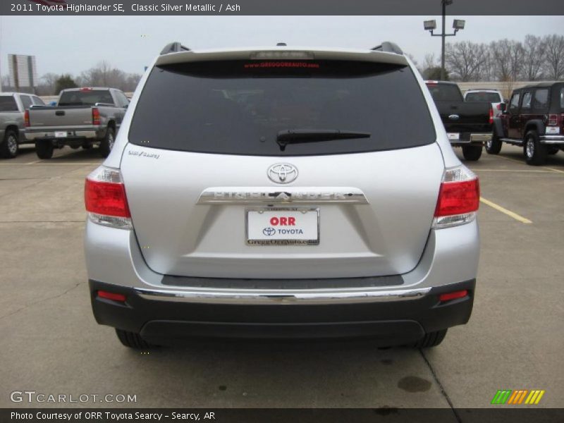 Classic Silver Metallic / Ash 2011 Toyota Highlander SE