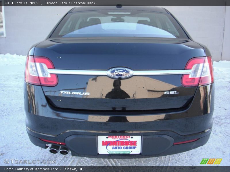Tuxedo Black / Charcoal Black 2011 Ford Taurus SEL