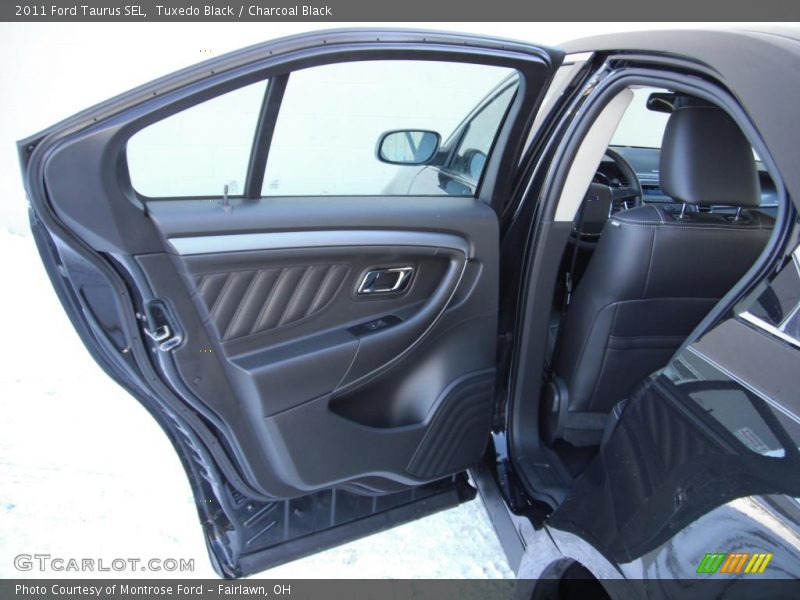 Tuxedo Black / Charcoal Black 2011 Ford Taurus SEL