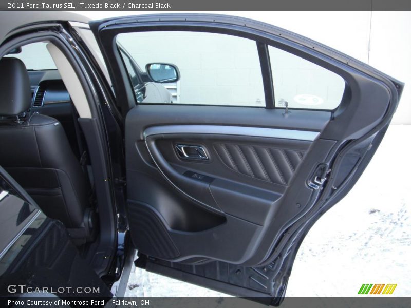 Tuxedo Black / Charcoal Black 2011 Ford Taurus SEL